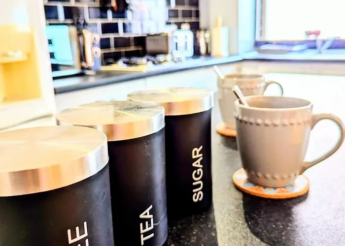 2br House By Eason Short Lets Leeds (West Yorkshire)