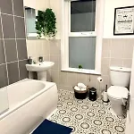 2br House By Eason Short Lets Hébergement de vacances