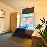 2br House By Eason Short Lets *