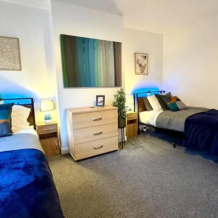 2br House By Eason Short Lets *