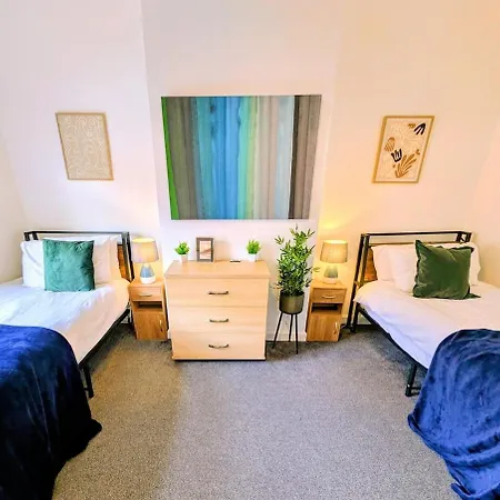 2br House By Eason Short Lets *