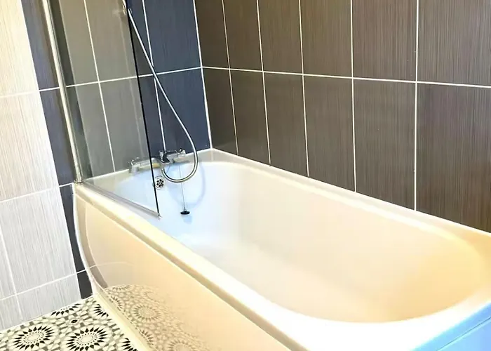 2br House By Eason Short Lets 度假居